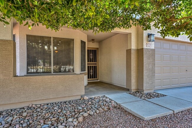 Building Photo - 8119 W Tonto Ln