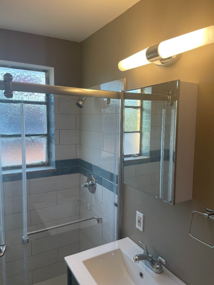 Building Photo - 4233 Ridge Rd