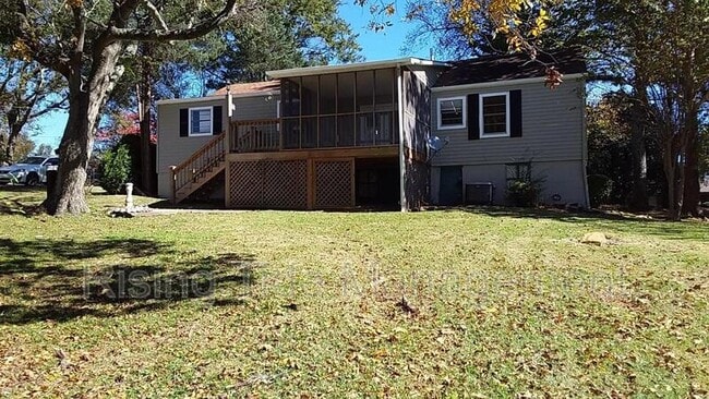 Building Photo - 900 Lynn Dale Ln