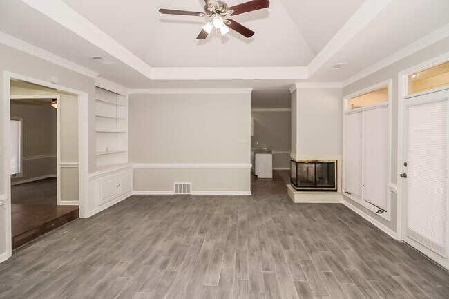 Building Photo - 4237 Monterey Dr