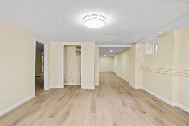 Building Photo - 20 Rosina Rd