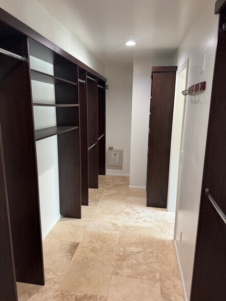 Building Photo - 1232 Saint Helene Ct