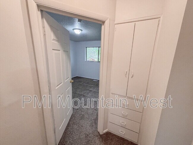 Building Photo - 4675 S 1300 E