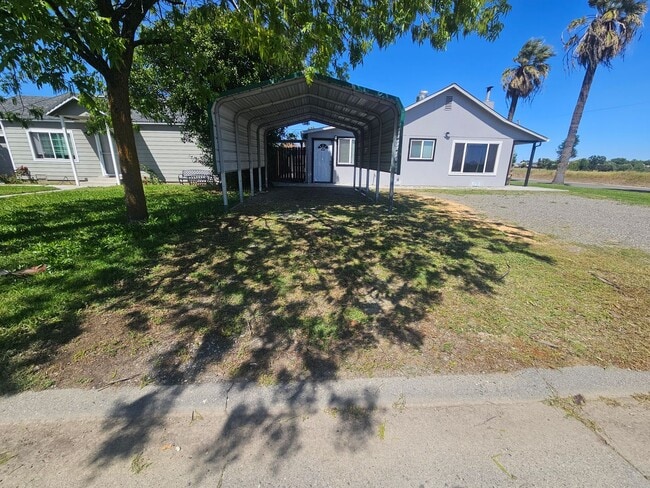 Building Photo - Home for Rent in Corning! 2 Bedroom 1 Bathroom PLUS Bonus Room