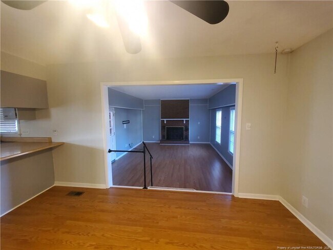 Building Photo - 1208 Cullen Dr