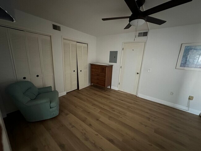 Building Photo - 5920 18th St N