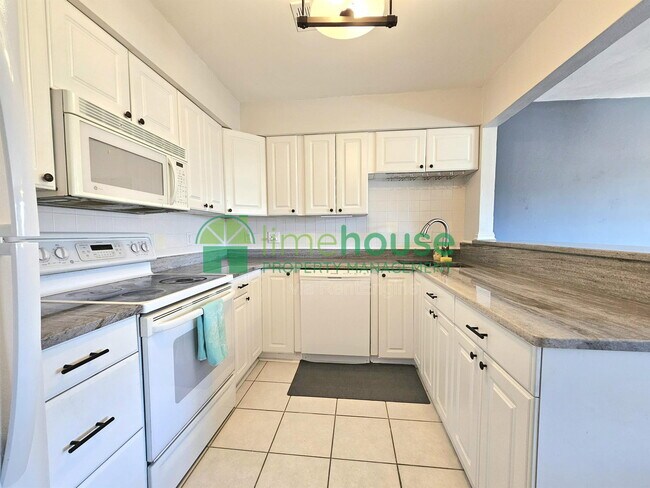 Building Photo - 311 Norfolk Ave