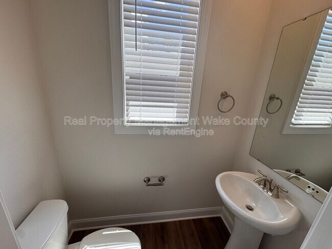 Building Photo - 5334 River Reach Dr