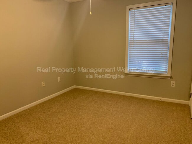 Building Photo - 400 Brierridge Dr