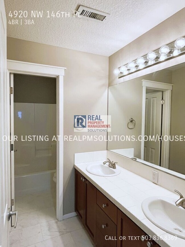 Building Photo - 4920 NW 146th Pl