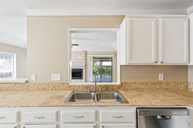 Building Photo - 916 Baxter Dr