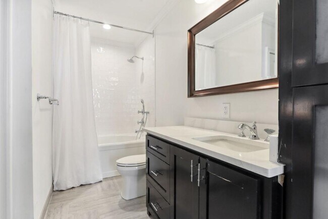 Building Photo - 2277/2255 Peachtree Rd NE