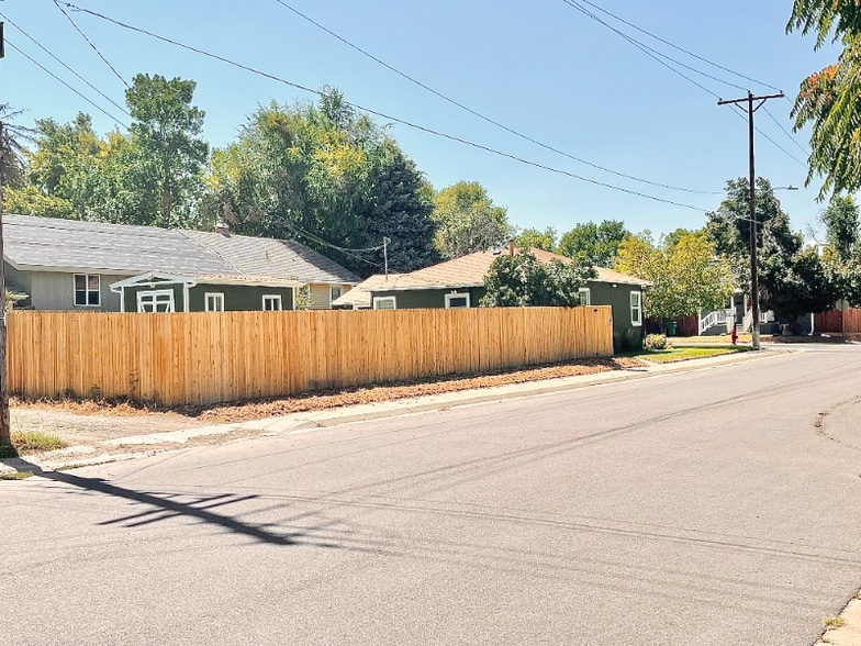 Building Photo - 4700 S Sherman St