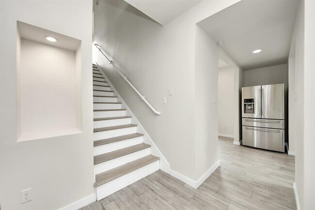 Building Photo - 4228 Bellfort Ave