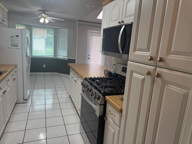 Building Photo - Lovely Crowley Home For Lease
