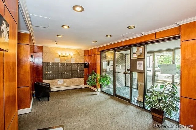 Building Photo - 4600 N Cumberland Ave