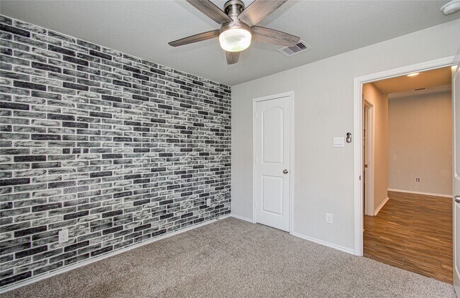 Building Photo - 20835 Medford Landing Ln
