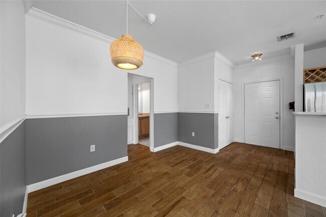 Building Photo - 5000 Culbreath Key Way