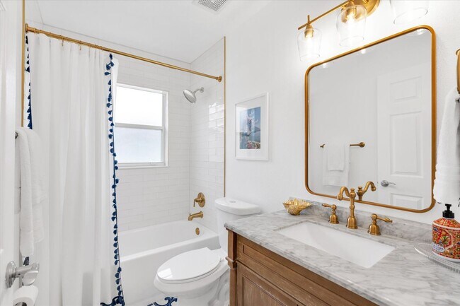 Building Photo - ***ANNUAL UNFURNISHED***NOW AVAILABLE***NO...