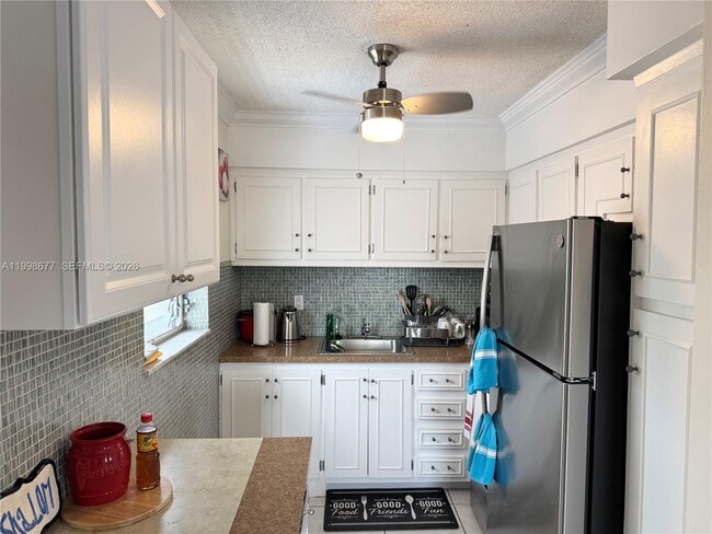 Building Photo - 920 SW 11th Ave