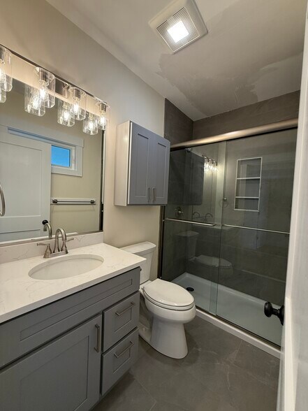 Building Photo - 14 Dorr St