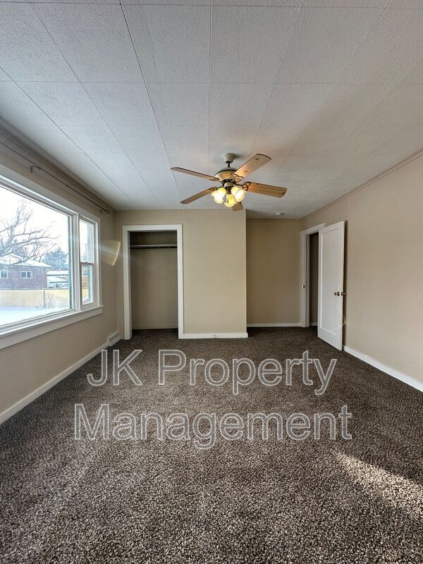 Building Photo - 1012 7th Ave S