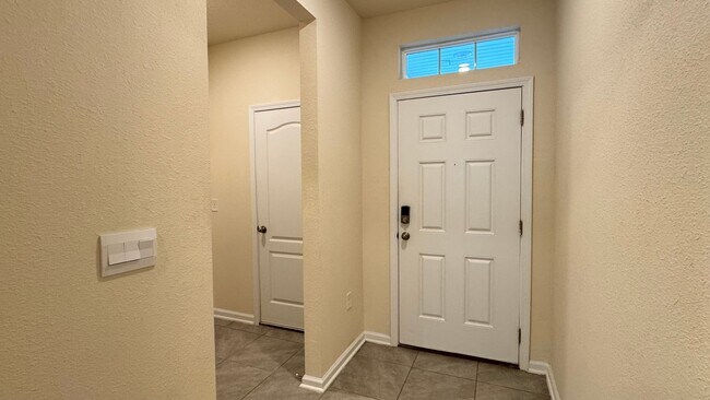 Building Photo - St. Johns County Townhome || Screened in Lanai || Resort Style Amenities