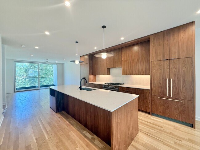 Building Photo - 1304 Chamblee Hl Ct