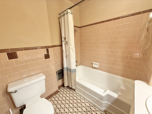 Building Photo - 102 Blueridge Pl