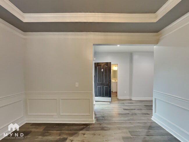 Building Photo - 421 Stowe Rd