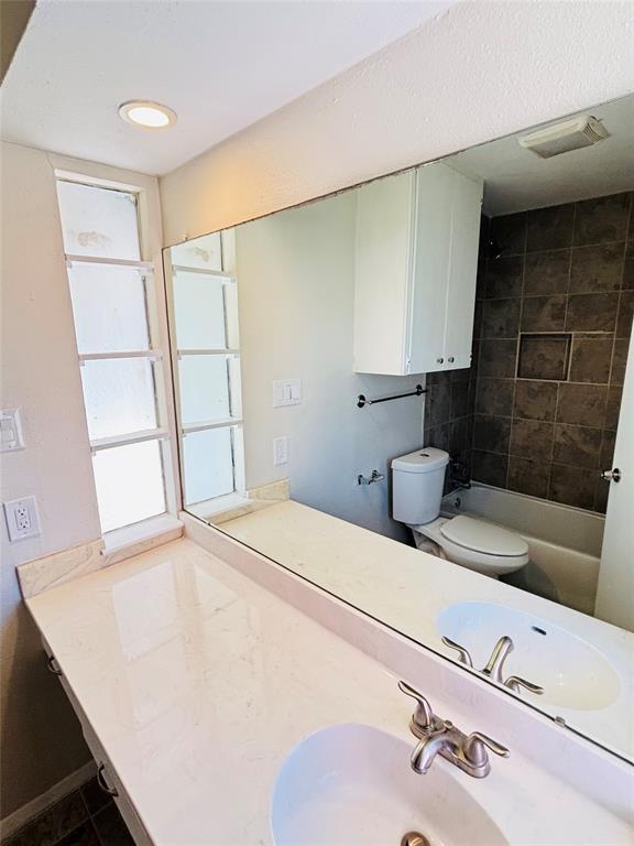 Building Photo - 513 White Wing Way