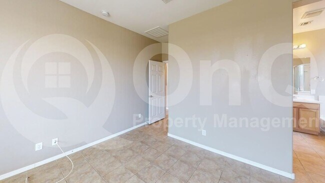 Building Photo - 14425 W Dahlia Dr