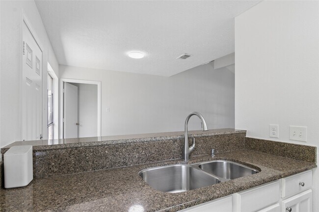 Building Photo - 2504 Ewell Dr