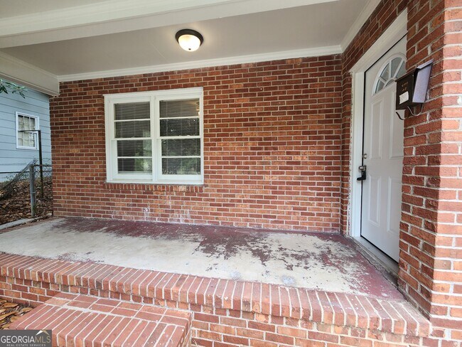 Building Photo - 2639 Willow St