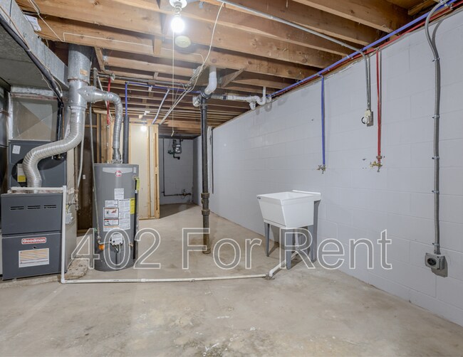 Building Photo - 8061 Arbor St