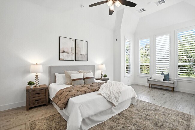 Building Photo - 220 Corazon