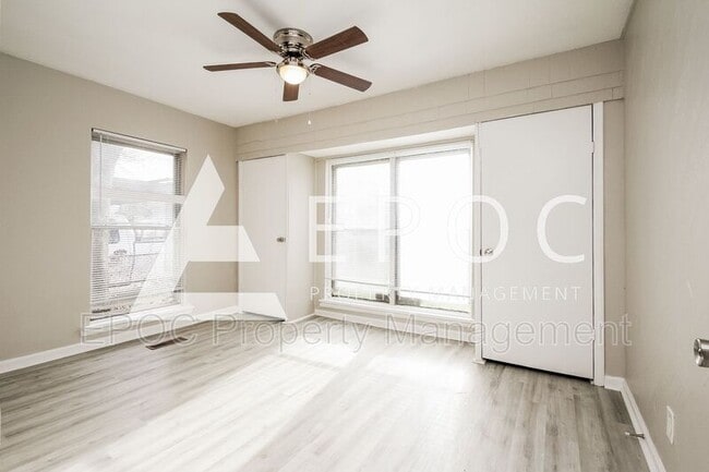 Building Photo - 817 N Gary Ave