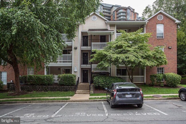 Building Photo - 1511 Lincoln Way