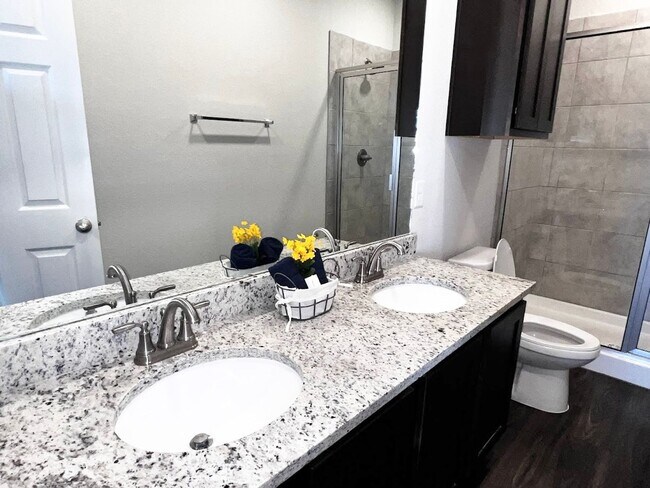 Building Photo - Luxury Duplex | 3 Bed/2 Bath | 1-Story | Covered Deck | Near Randolph AFB & Ft Sam