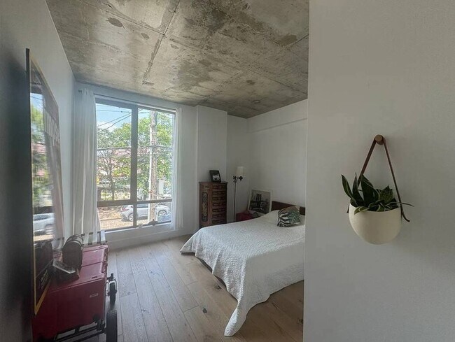 Building Photo - 199 Conover St