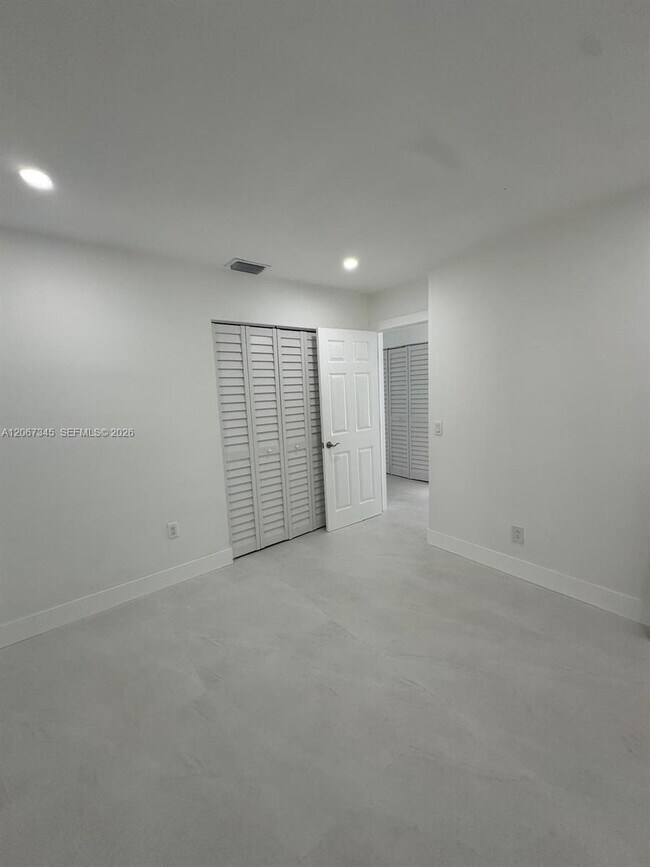 Building Photo - 20926 SW 124th Ave Rd