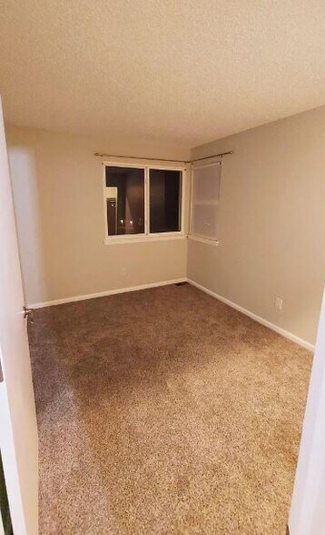 Building Photo - 5449 S Ceylon Way
