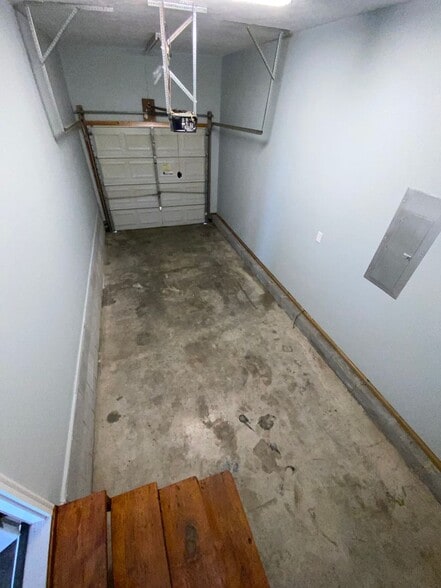 Building Photo - 1320 Stroud Dr