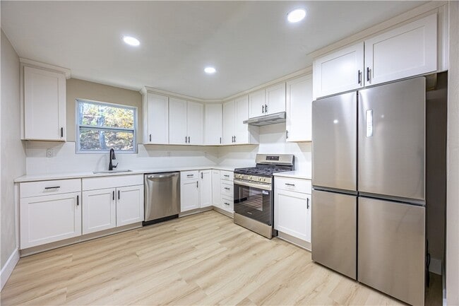 Building Photo - 476 Fielding Dr