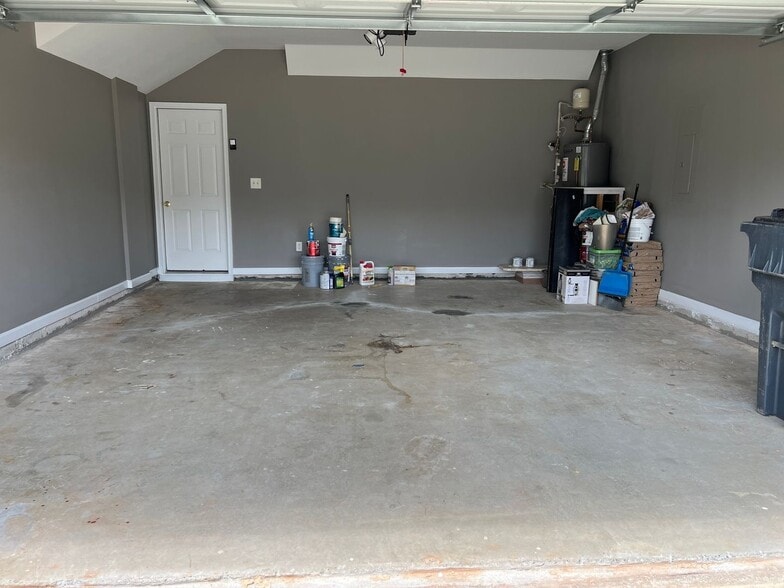 Building Photo - 2176 Malden Hill Dr