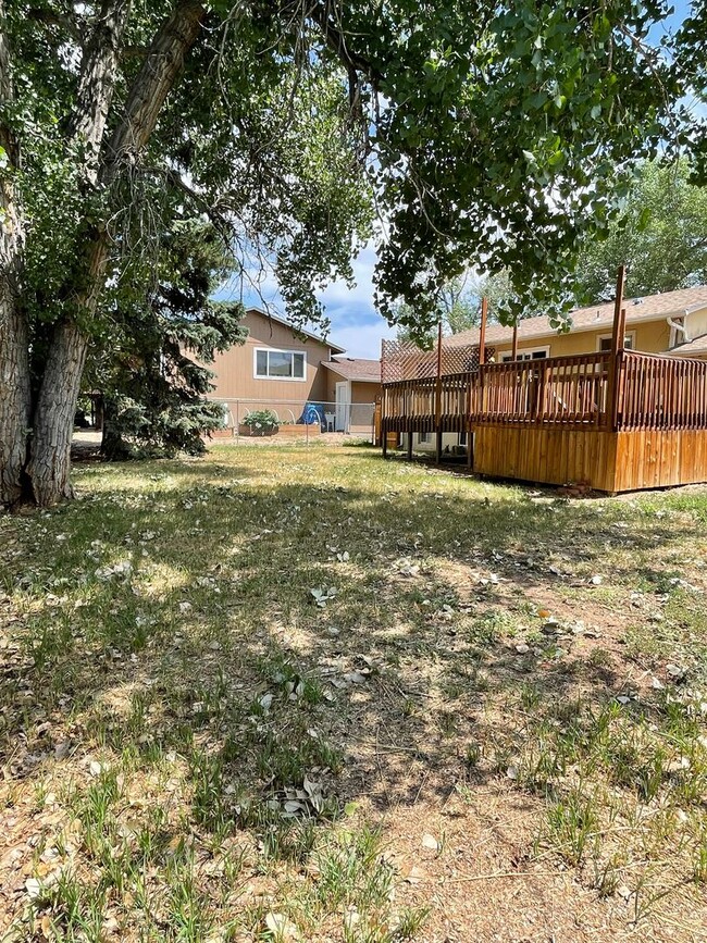 Building Photo - 4 Bed 2 Bath Home in great location West F...