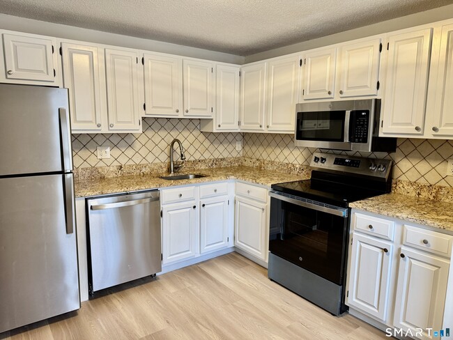 Building Photo - 8 Heather Ridge