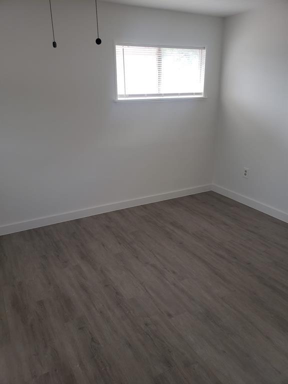 Building Photo - 910 Adele St