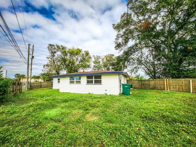 Building Photo - 5396-5368 68th Way N