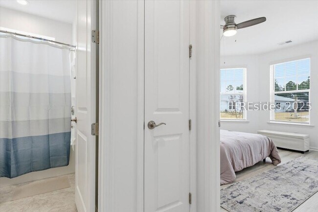 Building Photo - 855 Weekend Ave